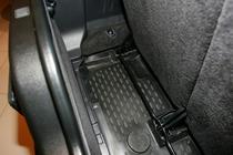 Land Rover Discovery IV 2009–2017 (2010-2014↗) Krátká gumová vana do kufru (Novline) fotografie 4