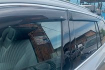 Volvo XC90 2015– Deflektory oken s chromovou lištou (4 ks, HIC) fotografie 3
