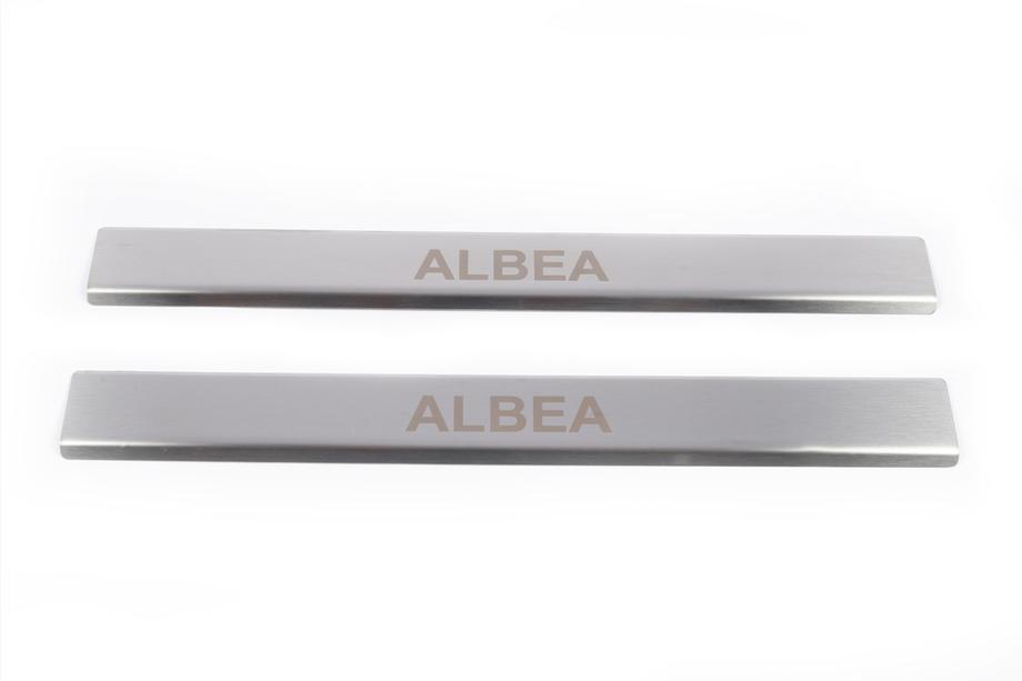 Fiat Albea 2002–2012 Nerezové kryty prahů dveří Carmos (2 ks) Fotografie 2
