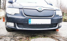Skoda Superb 2009–2015 Zimní kryt masky chladiče (horní, 2008-2013) Matná fotografie 3