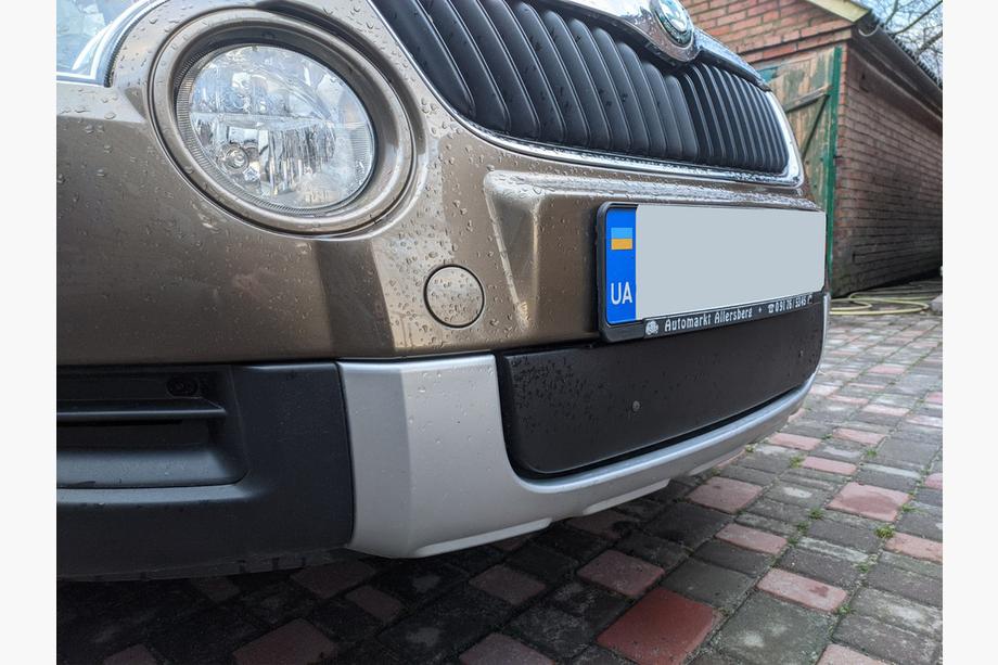 Skoda Yeti 2009–2017 Zimní kryt masky chladiče (spodní, 2009-2013) Lesklá Fotografie 3