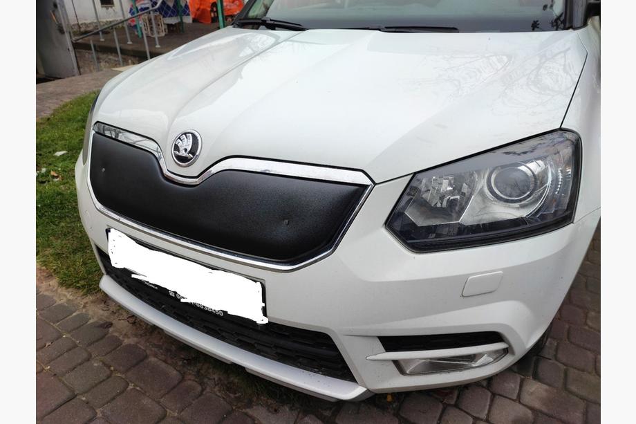 Skoda Yeti 2009–2017 Zimní clona masky chladiče (horní, 2013+) Lesklá Image