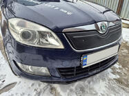 Skoda Roomster 2006–2015 Zimní kryt masky chladiče (2010+, horní) Lesklá fotografie 1