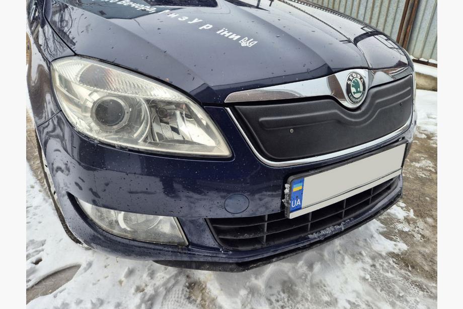 Skoda Roomster 2006–2015 Zimní kryt masky chladiče (2010+, horní) Lesklá Image