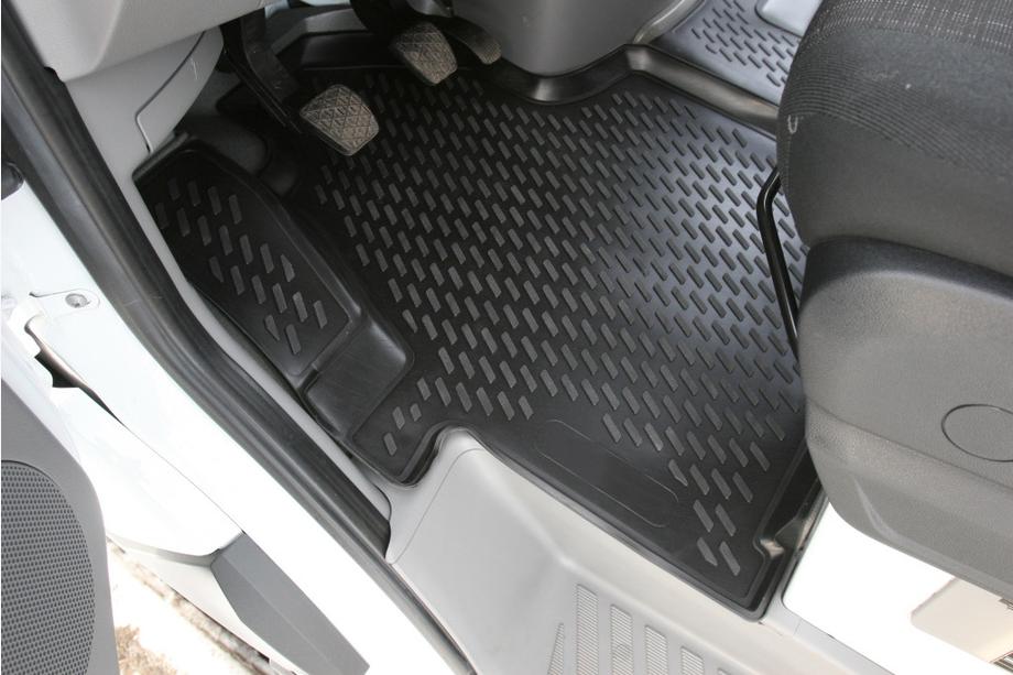 Mercedes Sprinter W906 2006–2018 (2015↗) Gumové autokoberce do interiéru (2 ks, Novline) Fotografie 2