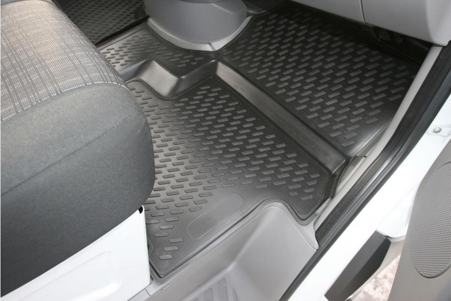 Mercedes Sprinter W906 2006–2018 (2015↗) Gumové autokoberce do interiéru (2 ks, Novline) Fotografie 4