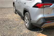 Toyota Rav 4 2019–2025 Boční nášlapy RedLine V1 (2 ks, hliník) fotografie 5