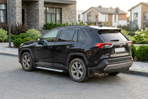 Toyota Rav 4 2019–2025 Boční nášlapy Maya V2 (2 ks, hliník) fotografie 1