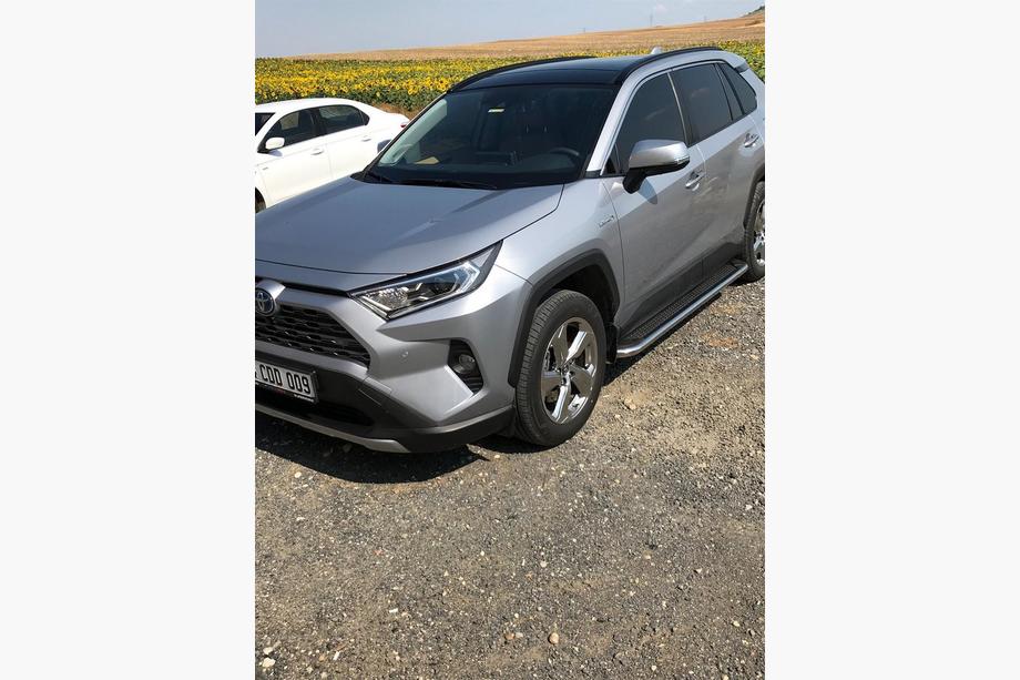 Toyota Rav 4 2019–2025 Boční nášlapy Maydos V2 (2 ks, hliník + nerezová ocel) Fotografie 5