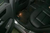 Mercedes E-Class W212 2009–2016 Gumové autokoberce do interiéru (4 ks, Novline) fotografie 3