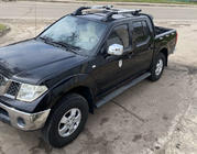 Nissan Navara 2006–2015 Střešní podélníky s příčníky (2 ks, chrom) fotografie 1