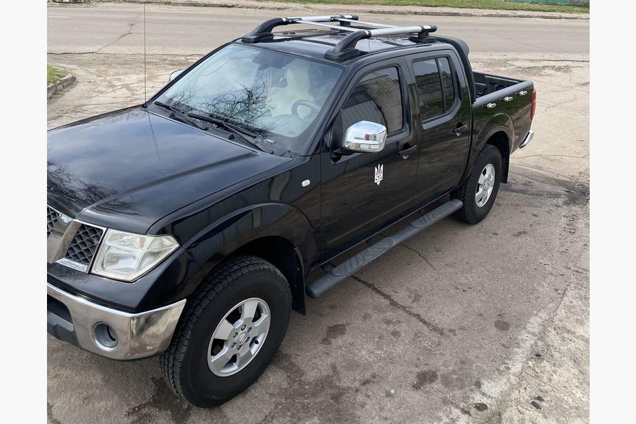Nissan Navara 2006–2015 Střešní podélníky s příčníky (2 ks, chrom) Image