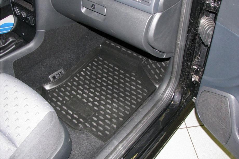 Skoda Octavia I Tour A4 1996–2010 Gumové autokoberce do interiéru (4 ks, Novline) Fotografie 4