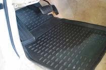 Toyota Land Cruiser 100 1998–2007 Gumové autokoberce do interiéru (3 ks, Novline) fotografie 2