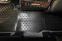 Toyota Land Cruiser 200 2007–2021 Gumové autokoberce do interiéru (Novline, 2012-2015) fotografie 2