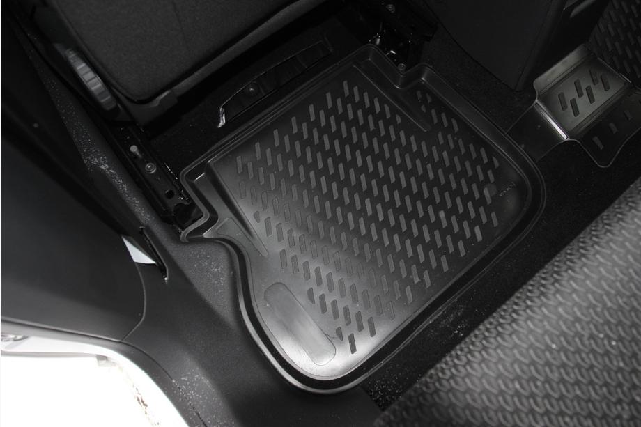 Volkswagen Caddy 2015–2020 Gumové autokoberce do interiéru (4 ks, Novline) Fotografie 5