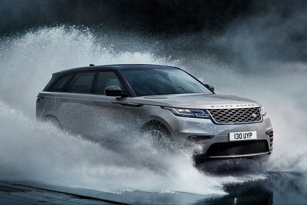 Středně velký luxusní crossover Range Rover Velar