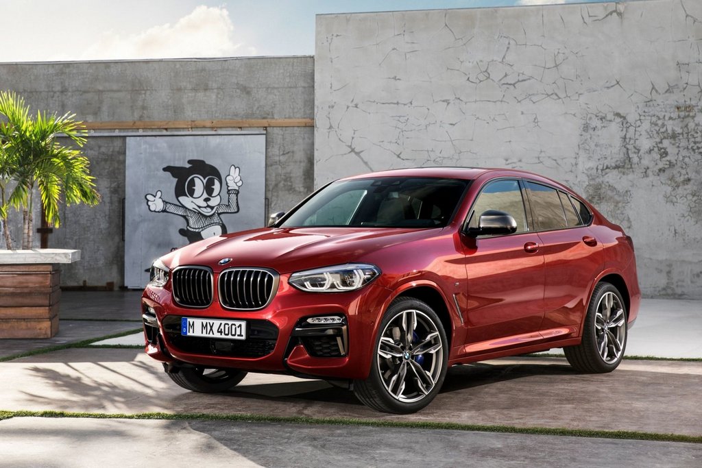 Druhá generace středně velkého crossoveru BMW X4
