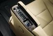 Plnohodnotný luxusní minivan Toyota Alphard fotografie 10