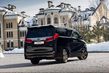 Plnohodnotný luxusní minivan Toyota Alphard fotografie 4