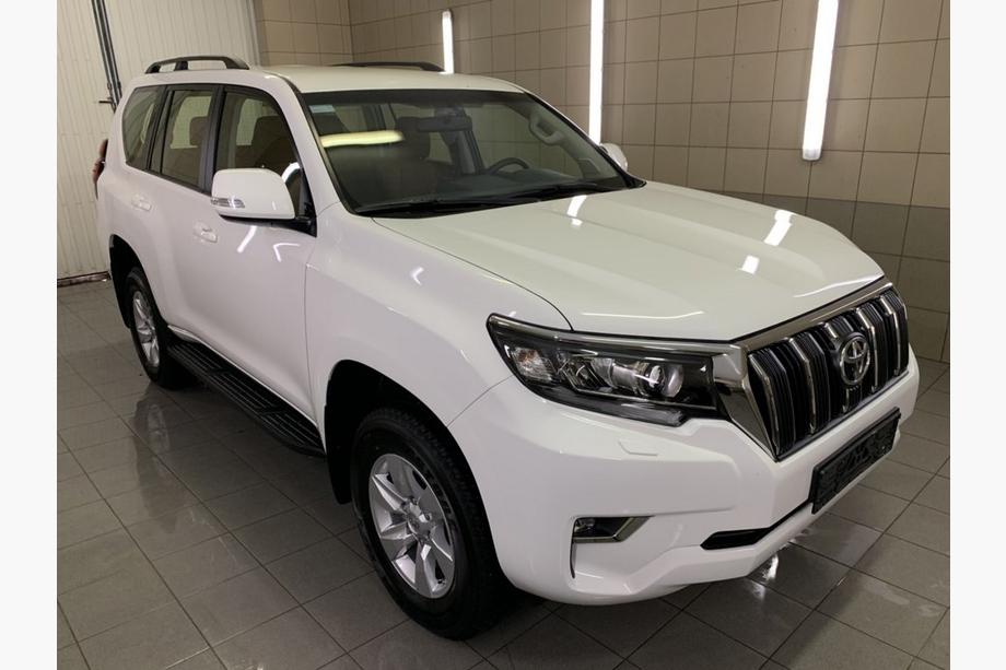 Toyota Land Cruiser Prado 150 2009–2023 Střešní ližiny – turecký design (černé, 2 ks) Kovové patky Fotografie 3