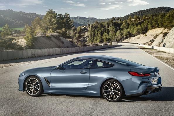 Přehled druhé generace BMW 8-Series Coupe