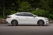 Kompaktní sedan Hyundai Elantra v modernizované podobě fotografie 4