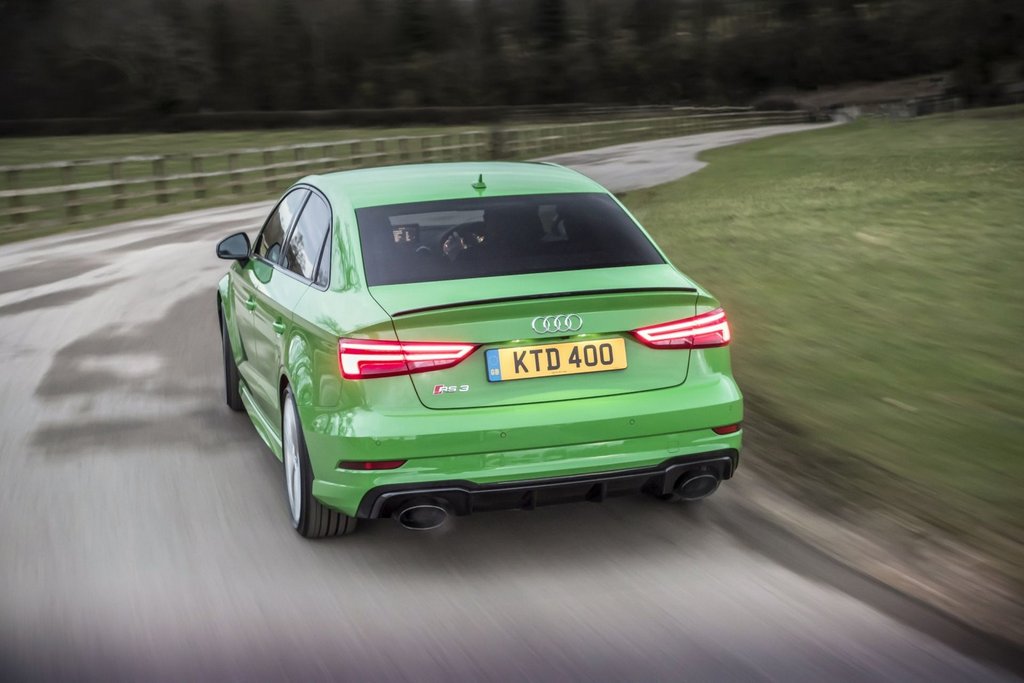 Recenze kompaktního sportovního sedanu Audi RS3