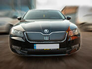 Skoda Superb 2015–2024 Zimní clona masky chladiče (2015-2019, horní) Matná fotografie 1