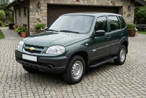 Chevrolet Niva 1998–2020 Boční nášlapy Allmond Black (2 ks, hliník) fotografie 1