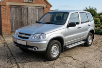 Chevrolet Niva 1998–2020 Boční nášlapy Maya V2 (2 ks, hliník) fotografie 1