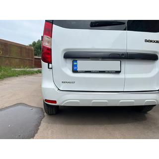 Nerezová lišta na zadní nárazník Carmos Dacia Dokker 2013–2022 fotografie 3