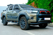 Toyota Hilux 2015– Přední ochranný rám Texas pro 2020+ (76 mm, černý) fotografie 3