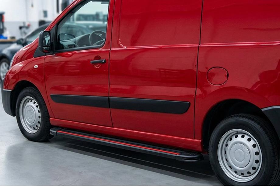 Citroen Jumpy 2007–2017 Boční nášlapy Maya Red (2 ks, hliník) Image