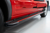 Ford Connect 2002–2006 Boční nášlapy Maya Red (2 ks, hliník) Standardní základna fotografie 1