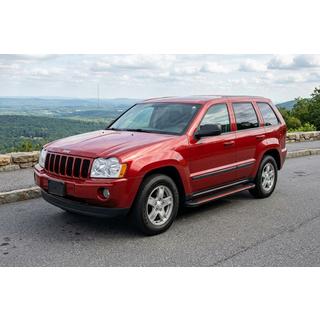 Boční nášlapy Maya Red (2 ks, hliník) Jeep Grand Cherokee WK 2004–2010 fotografie 1