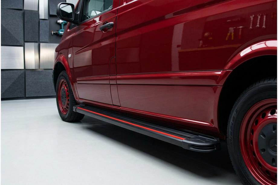 Mercedes Vito/V-class W447 2014– Boční nášlapy Maya Red-Black (2 ks, hliník) Krátká a střední Image