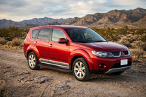 Mitsubishi Outlander 2006–2012 Boční nášlapy Maya Red (2 ks, hliník) fotografie 1