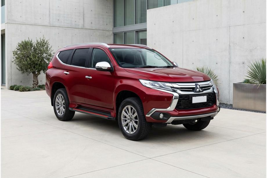 Mitsubishi Pajero Sport 2015– Boční nášlapy Maya Red (2 ks, hliník) Fotografie 1