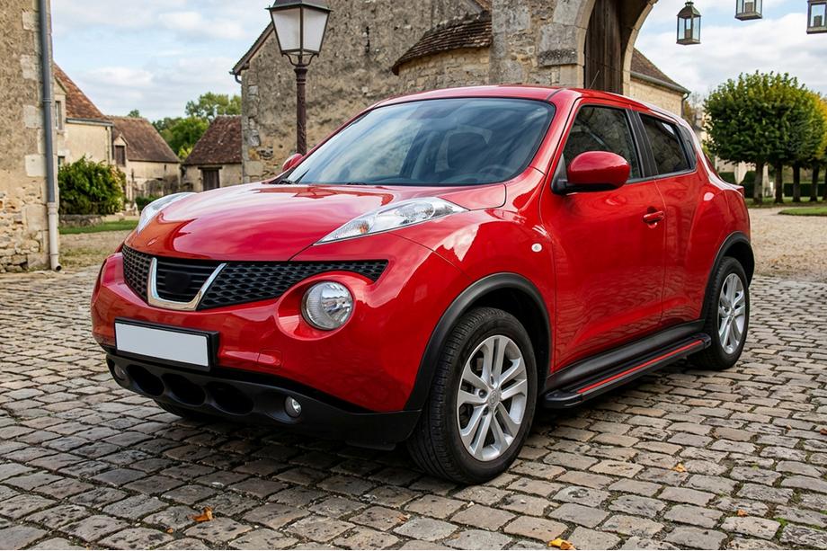 Nissan Juke 2010–2019 Boční nášlapy Maya Red (2 ks, hliník) Image