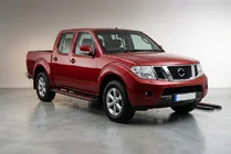 Nissan Navara 2006–2015 Boční nášlapy Maya Red (2 ks, hliník) fotografie 1