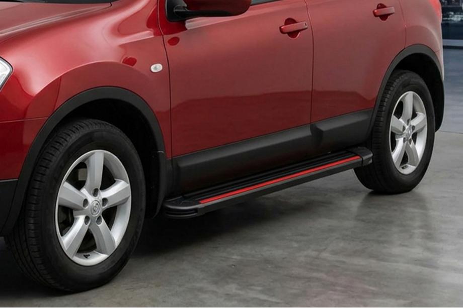 Nissan Qashqai 2014–2021 Boční prahy Maya Red (2 ks, hliník) Fotografie 1