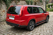 Nissan X-trail T31 2007–2014 Boční nášlapy Maya Red (2 ks, hliník) fotografie 1