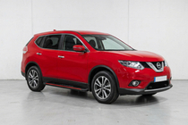 Nissan X-trail T32/Rogue 2014–2021 Boční nášlapy Maya Red (2 ks, hliník) fotografie 1