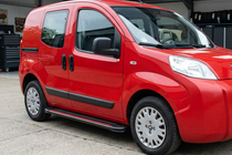 Peugeot Bipper 2008–2017 Boční nášlapy Maya Red (2 ks, hliník) fotografie 1