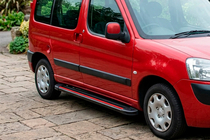 Peugeot Partner 1996–2008 Boční nášlapy Maya Red (2 ks, hliník) fotografie 1
