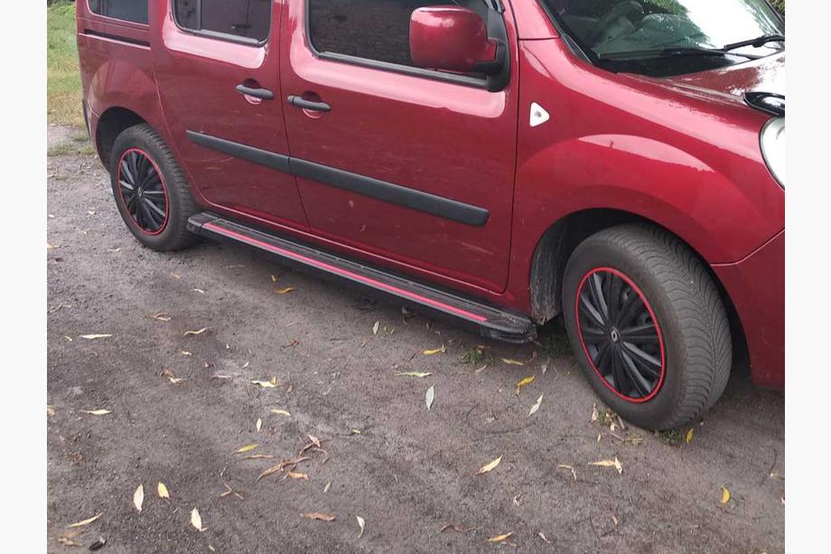 Renault Kangoo 2008–2020 Boční nášlapy Maya Red (2 ks, hliník) Krátký rozvor Image