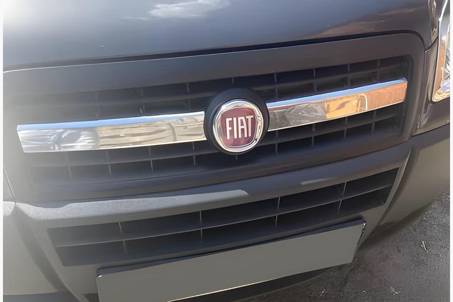 Fiat Doblo I 2005–2010 Nerezové lišty na masku chladiče (2 díly) Carmos - turecká ocel Image