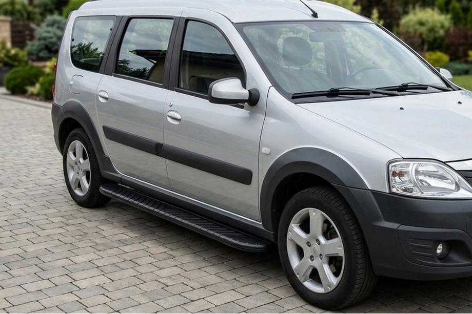 Lada Largus 2012– Boční prahy Bosphorus Black (2 ks, hliník) Image