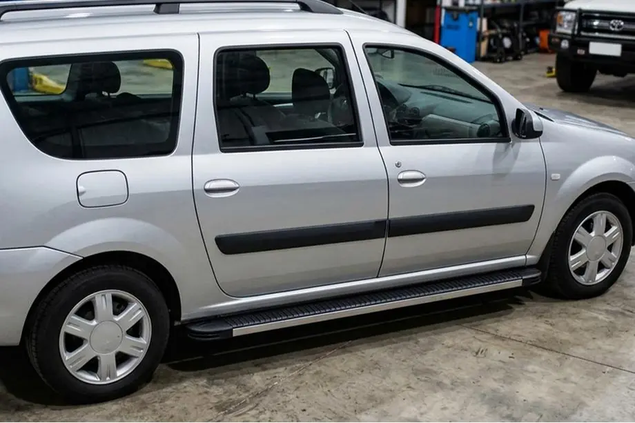 Lada Largus 2012– Boční nášlapy Maya V1 (2 ks, hliník) Image